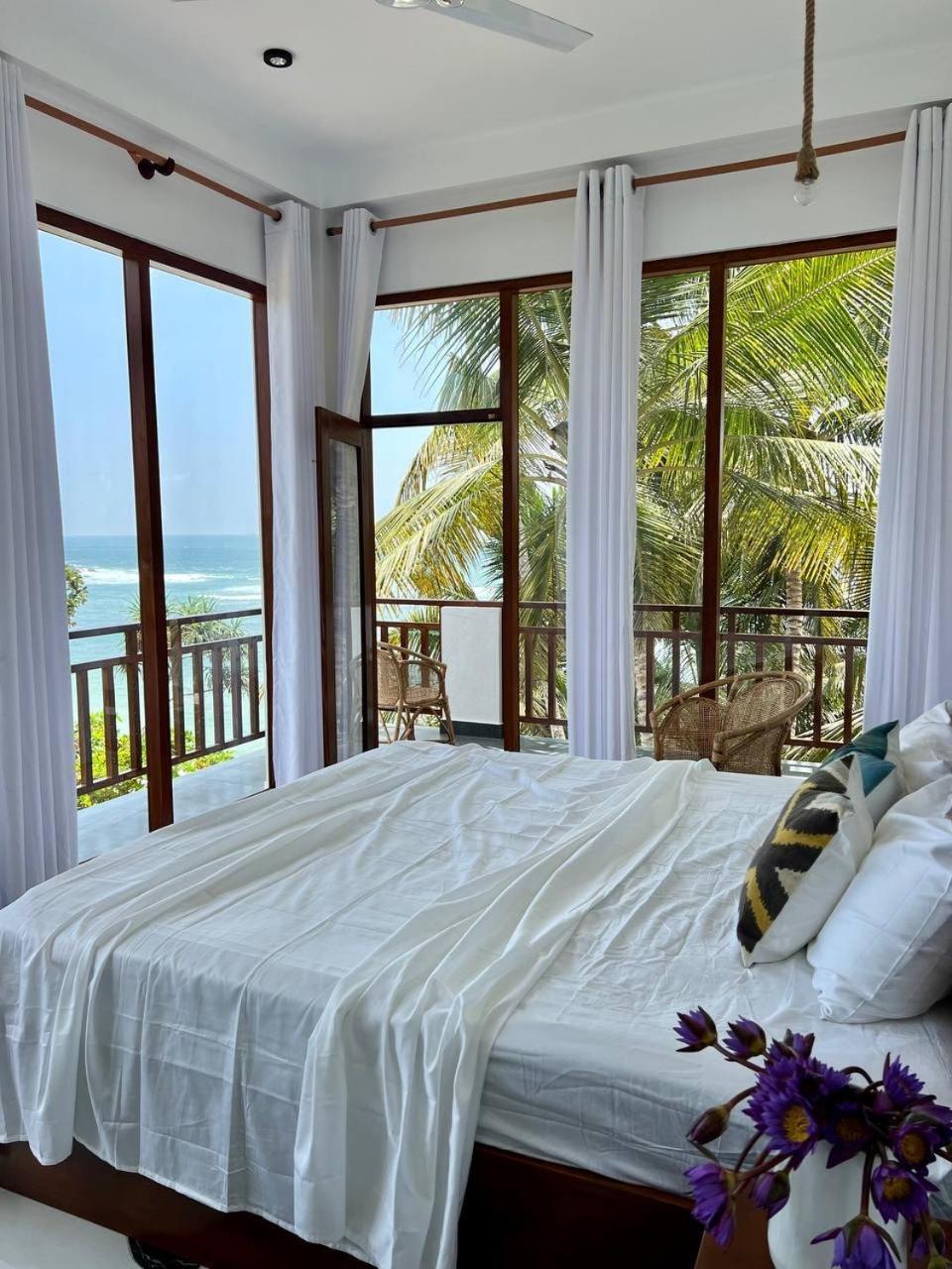 Coconut Palm Beach Restaurant And Rooms Діквелла Екстер'єр фото