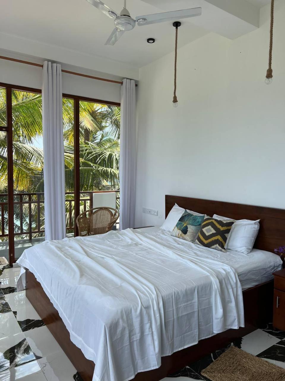 Coconut Palm Beach Restaurant And Rooms Діквелла Екстер'єр фото