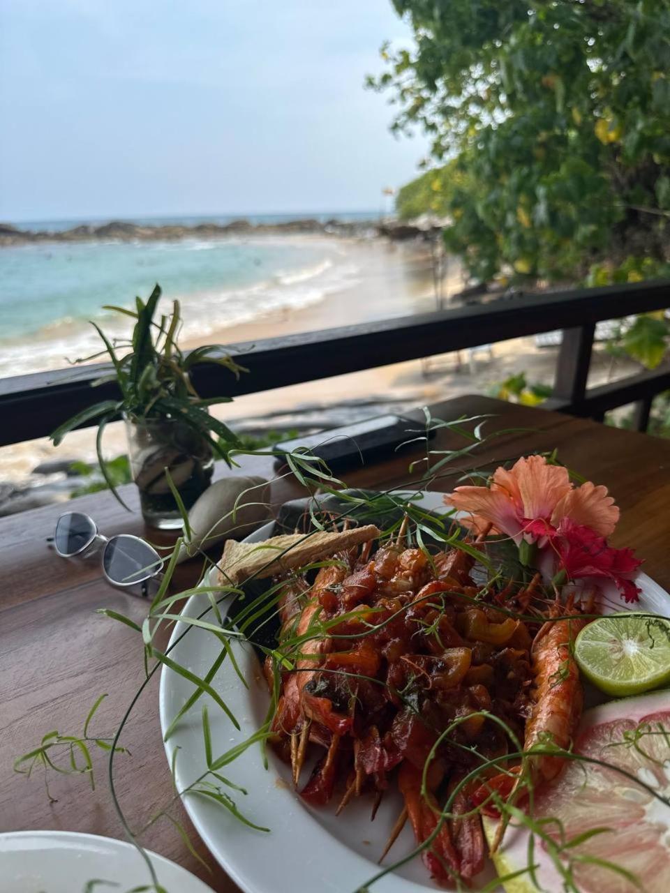 Coconut Palm Beach Restaurant And Rooms Діквелла Екстер'єр фото