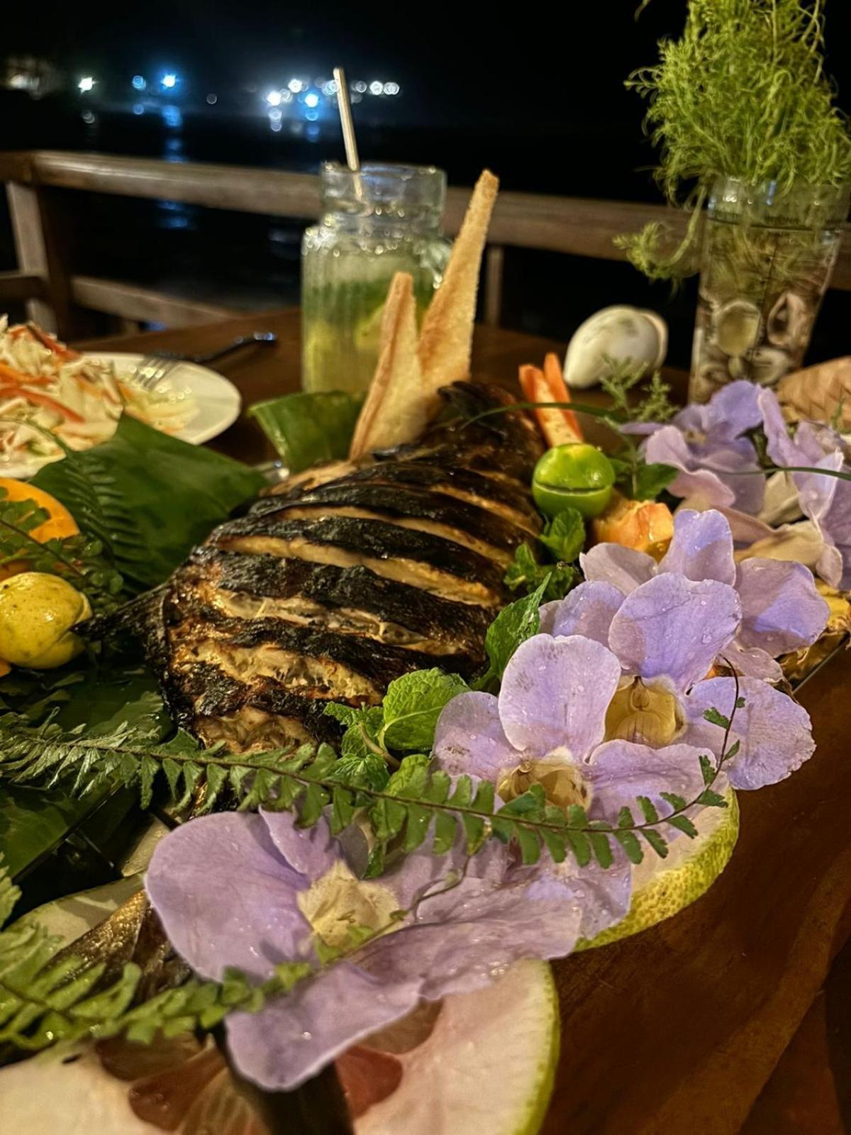 Coconut Palm Beach Restaurant And Rooms Діквелла Екстер'єр фото